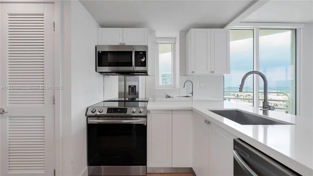Apartment for rent at 555 NE 34th St, Miami, FL 33137