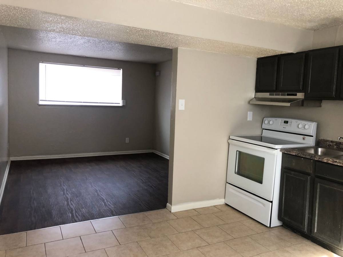 Apartment for rent at 1926 SW Washburn, Topeka, KS 66604