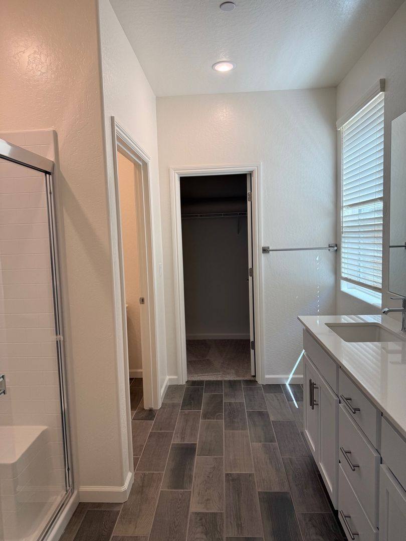 6599 E Weathermaker Ave, Fresno, CA 93727 - Apartment For Rent - Image 8