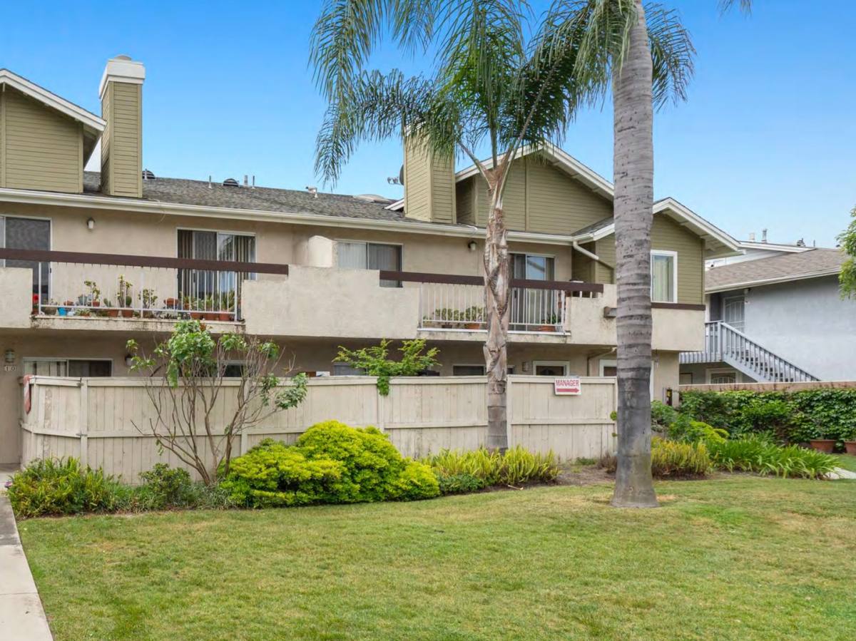 Apartment for rent at 8182 Artesia Blvd, Buena Park, CA 90621