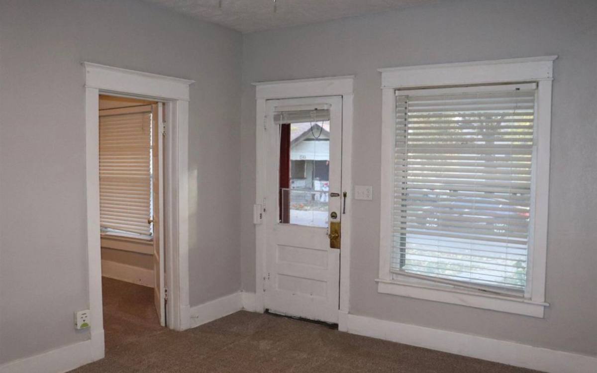 Apartment for rent at 1535 N 32nd St, Lincoln, NE 68503