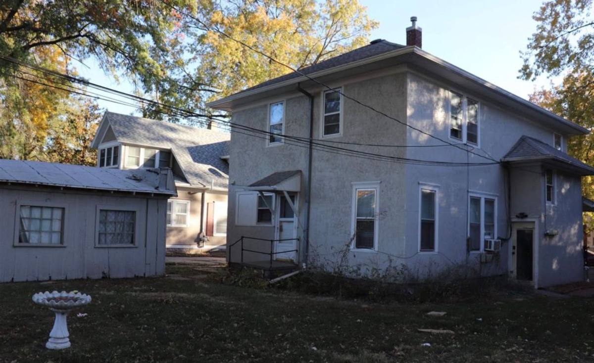 Apartment for rent at 1535 N 32nd St, Lincoln, NE 68503