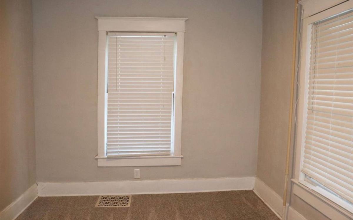 Apartment for rent at 1535 N 32nd St, Lincoln, NE 68503