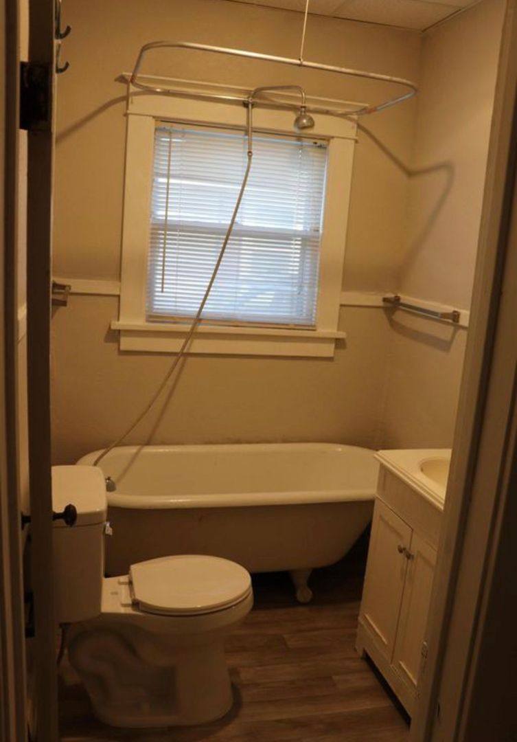 Apartment for rent at 1535 N 32nd St, Lincoln, NE 68503