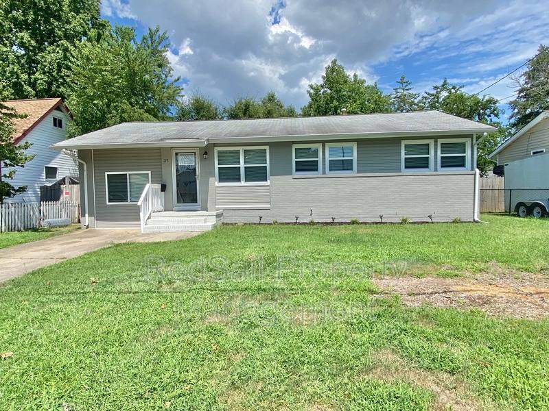 House for rent at 37 Pennwood Dr, Hampton, VA 23666