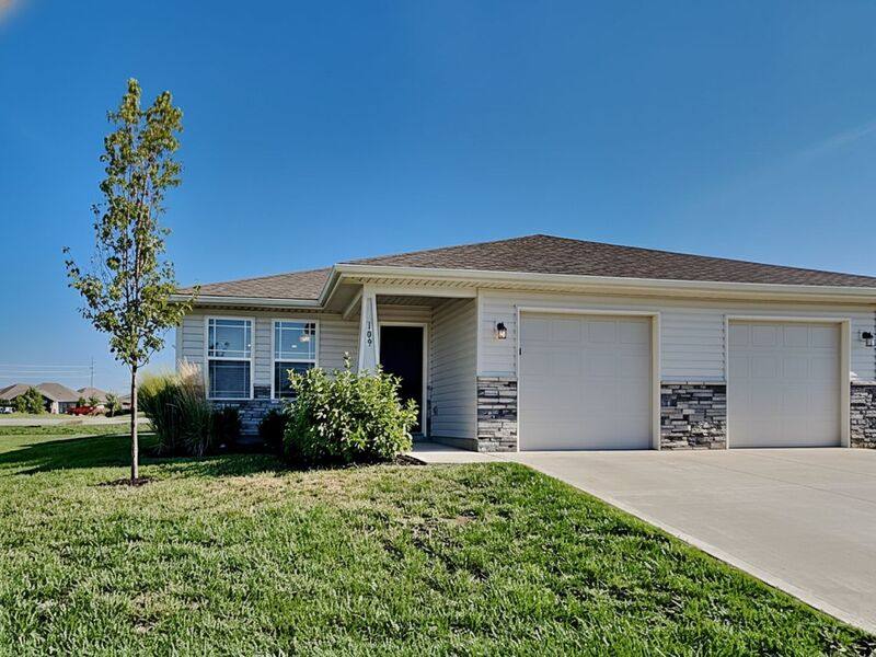 House for rent at 109 SW Sunflower St, Blue Springs, MO 64014
