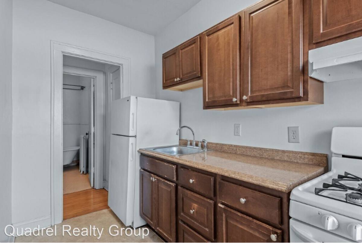 2400 Harriet Ave, Minneapolis, MN 55405 - Apartment For Rent - Image 7