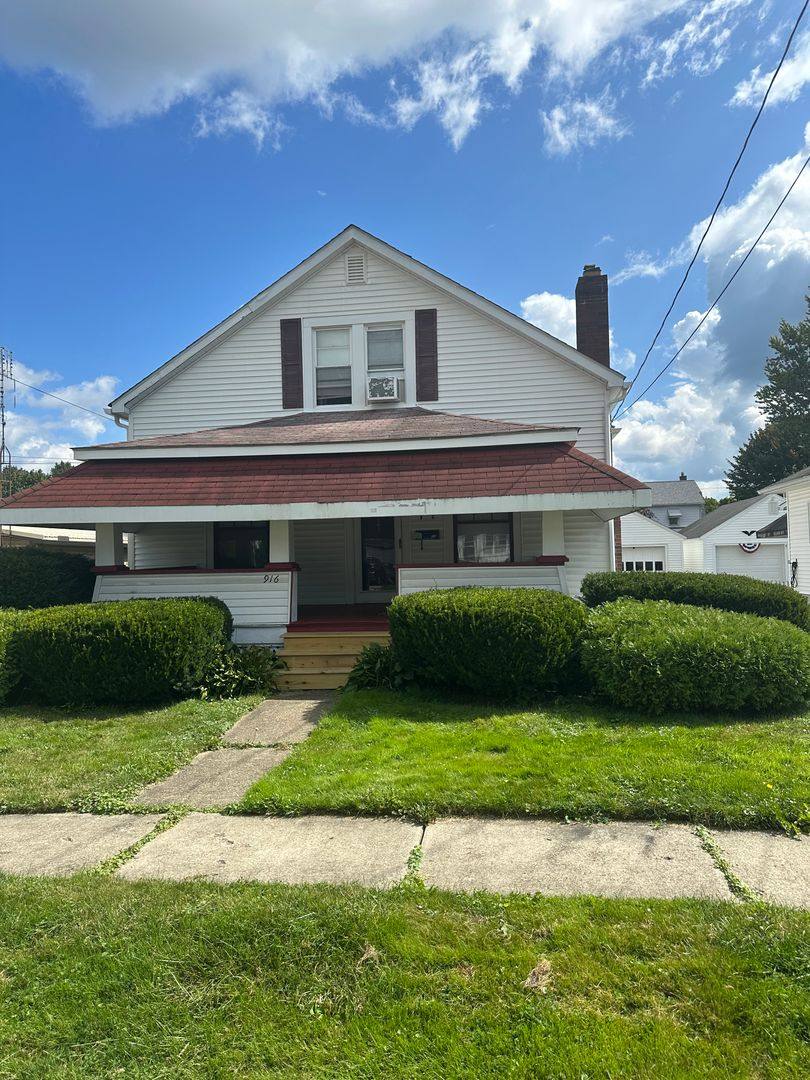 Apartment for rent at 916 Sunset Ave, Grove City, PA 16127