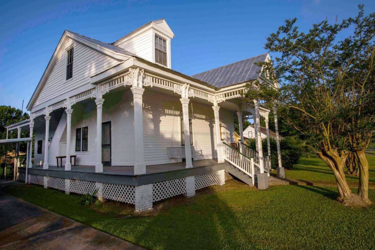 House for rent at 1228 Mississippi St, Donaldsonville, LA 70346