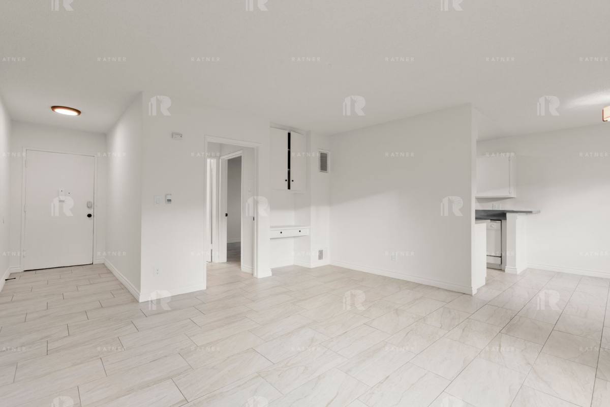 Apartment for rent at 5139 White Oak Ave, Encino, CA 91316