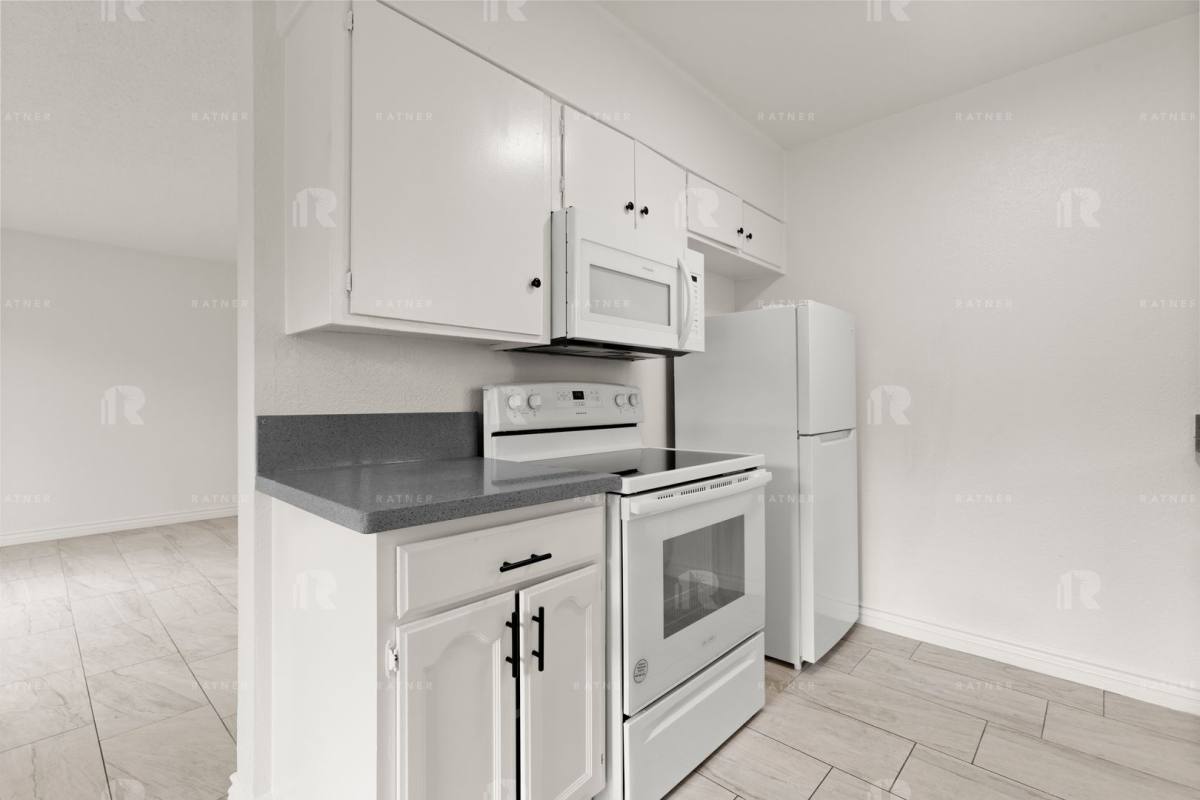 Apartment for rent at 5139 White Oak Ave, Encino, CA 91316