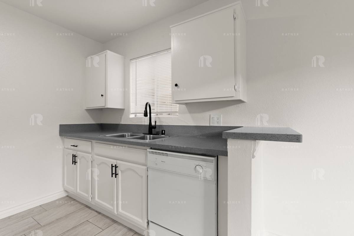 Apartment for rent at 5139 White Oak Ave, Encino, CA 91316