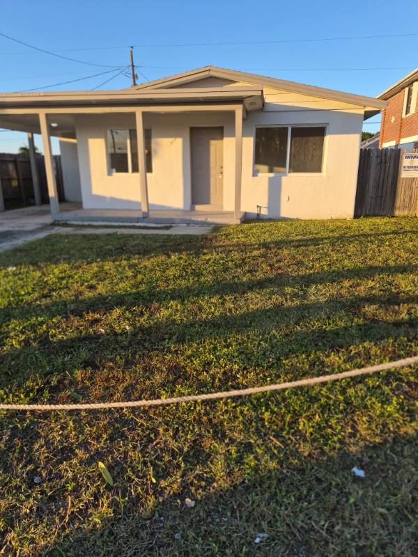 House for rent at 3rd St 958 W, West Palm Beach, FL 33404