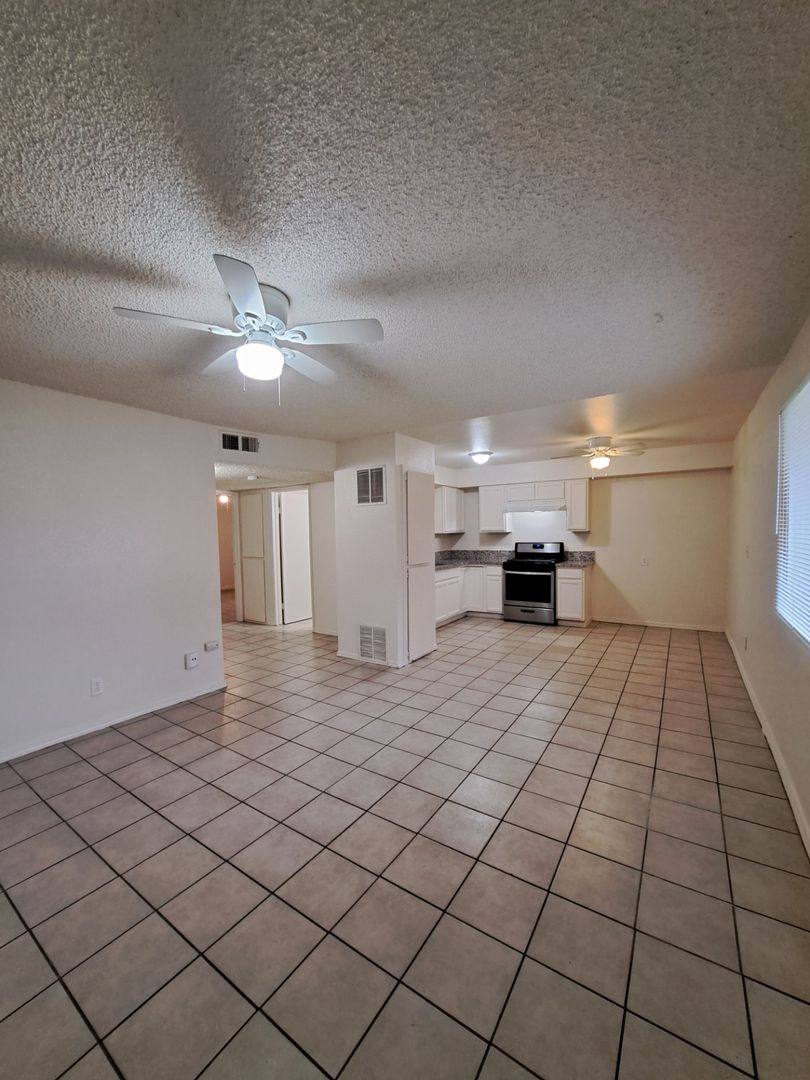 Apartment for rent at 4420-4422 E Sierra Madre Ave, Fresno, CA 93726