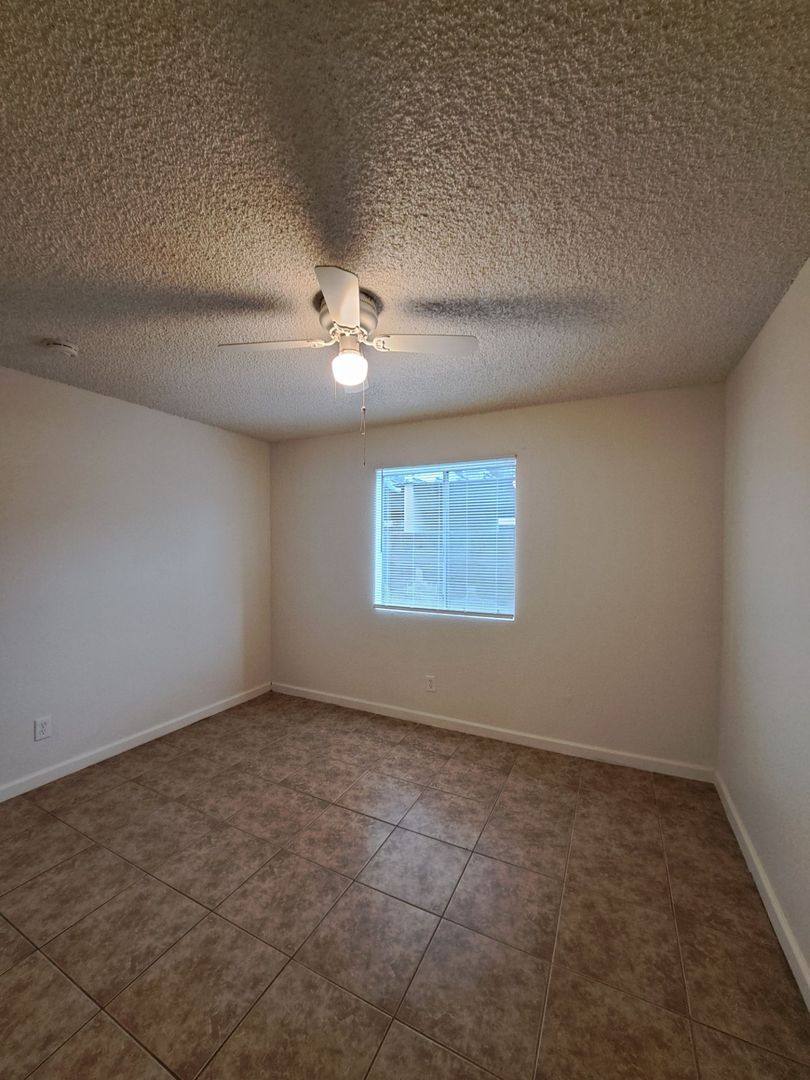 Apartment for rent at 4420-4422 E Sierra Madre Ave, Fresno, CA 93726