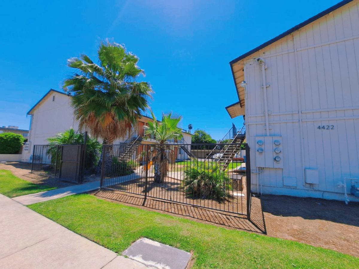 Apartment for rent at 4420-4422 E Sierra Madre Ave, Fresno, CA 93726