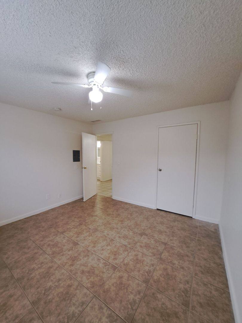 Apartment for rent at 4420-4422 E Sierra Madre Ave, Fresno, CA 93726