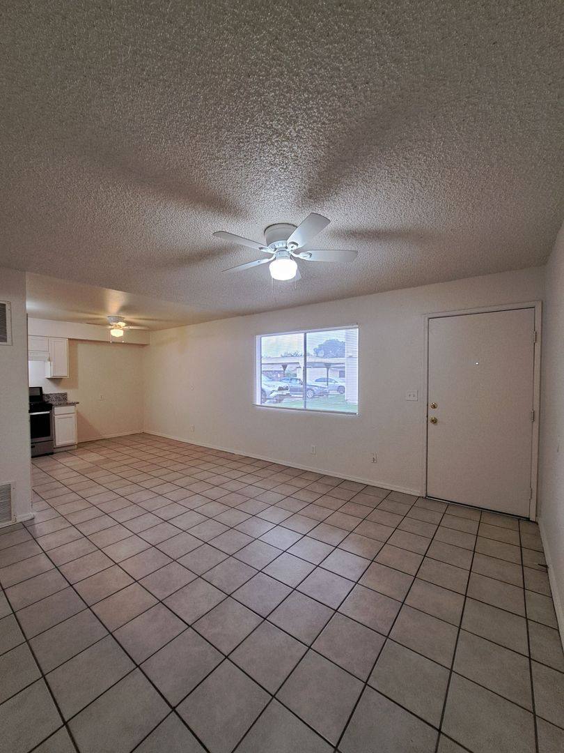 Apartment for rent at 4420-4422 E Sierra Madre Ave, Fresno, CA 93726