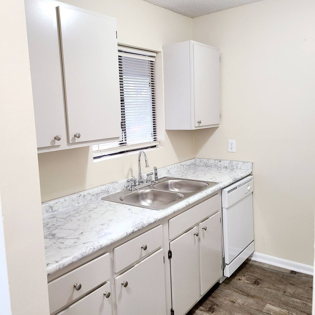 Apartment for rent at 407, 409, 411 Pendleton Place, Valdosta, GA 31602