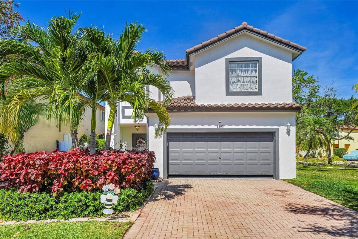 House for rent at 1298 NW 192nd Terrace, Hollywood, FL 33029