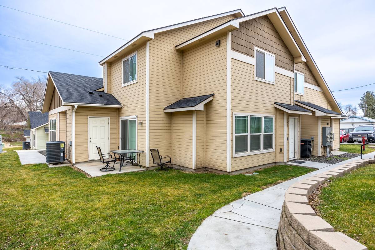 Townhouse for rent at 3426 W 7th Ave, Kennewick, WA 99336