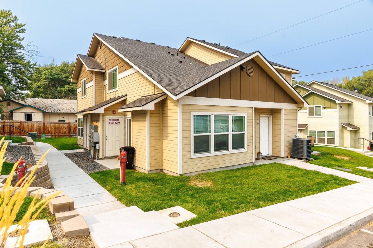 Townhouse for rent at 3426 W 7th Ave, Kennewick, WA 99336