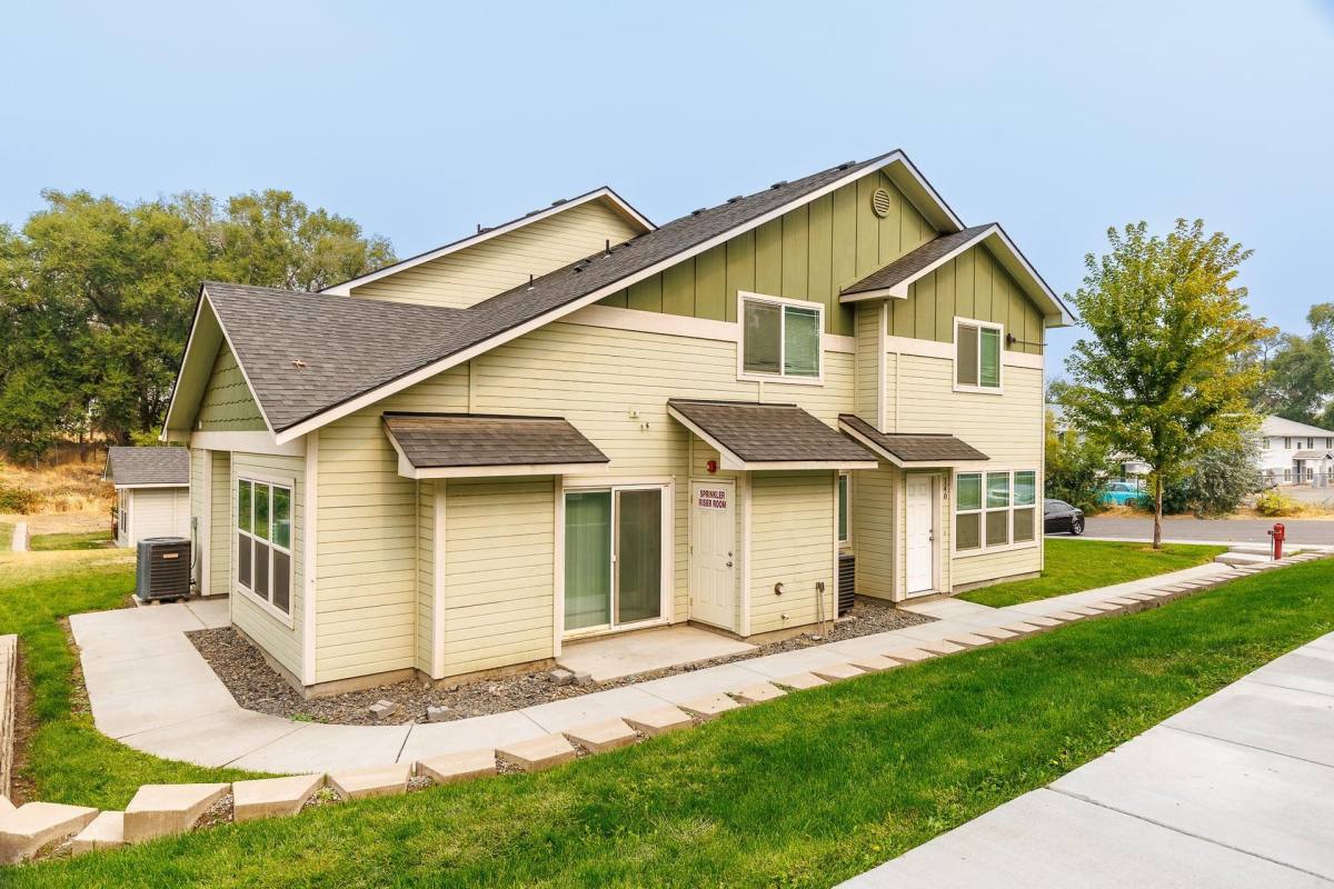 Townhouse for rent at 3426 W 7th Ave, Kennewick, WA 99336
