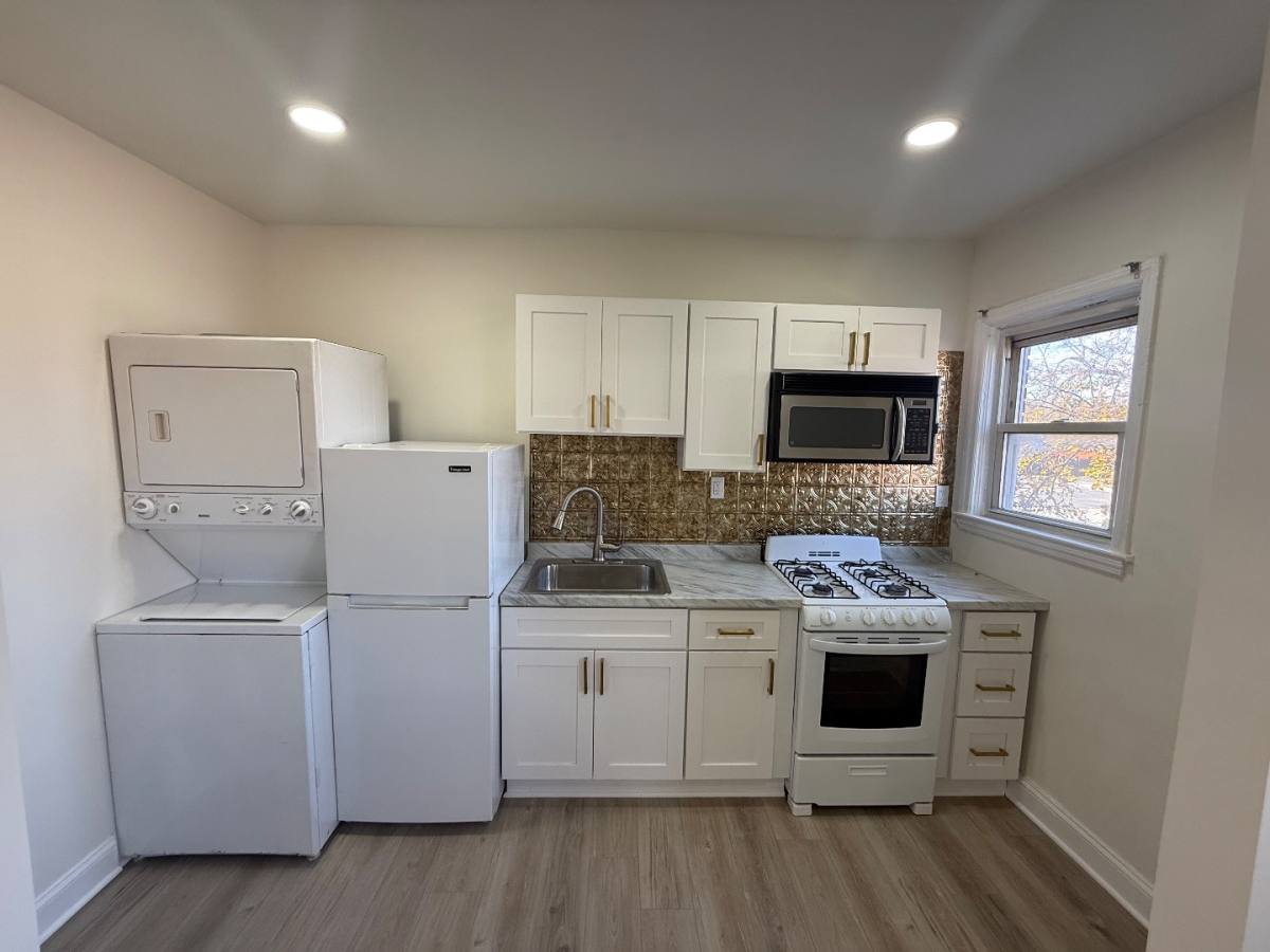 Apartment for rent at 15 Washburn Ave, Brooklyn, MD 21225