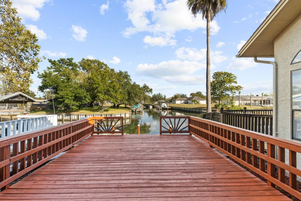 Townhouse for rent at 1335 Capri Dr, Panama City, FL 32405