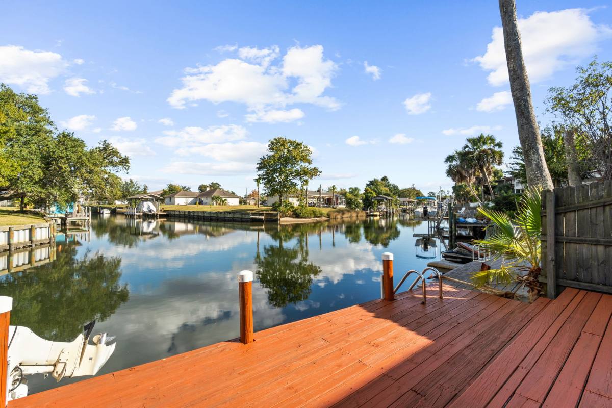 Townhouse for rent at 1335 Capri Dr, Panama City, FL 32405