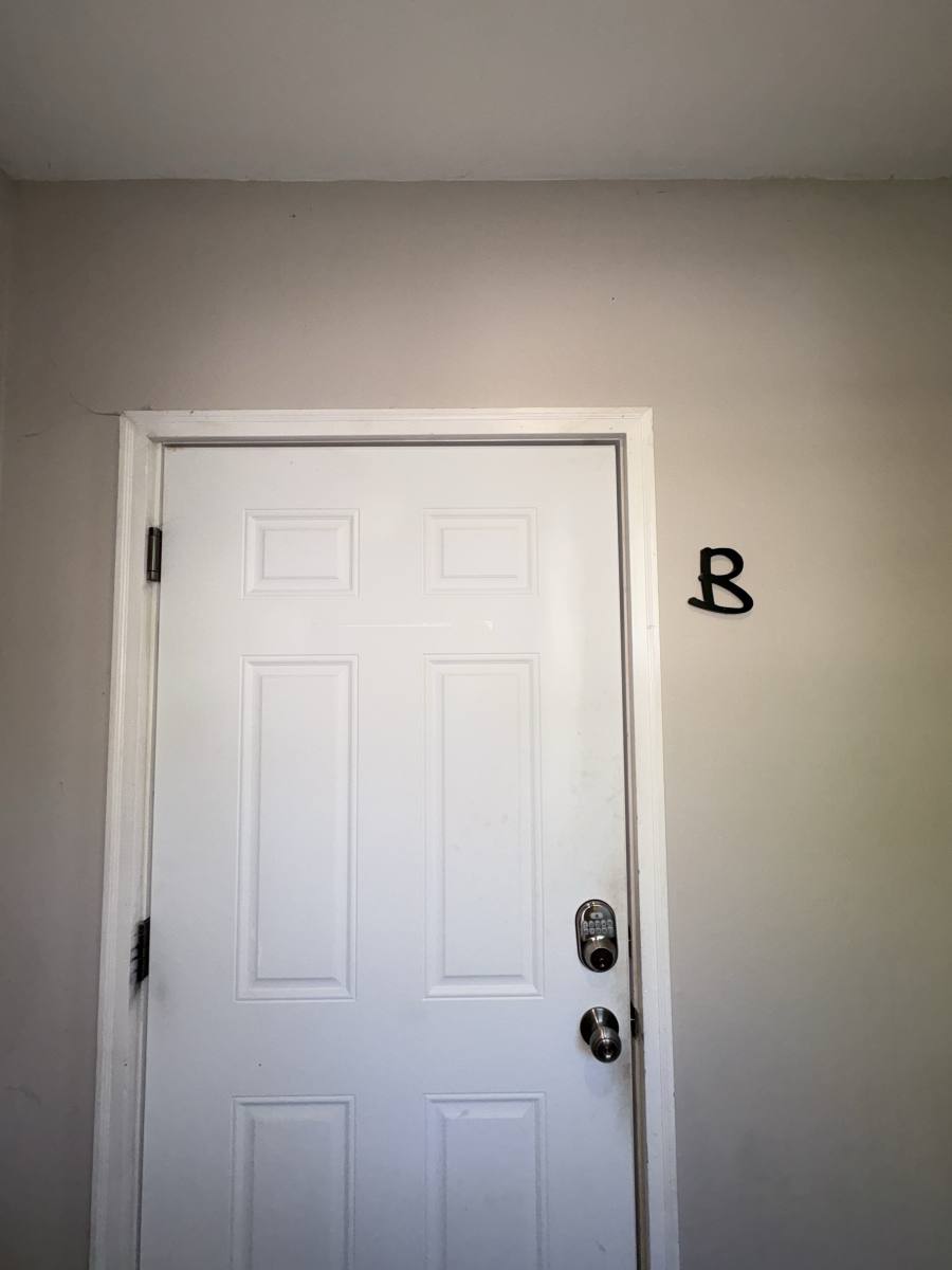 Apartment for rent at 927 Wayne St #B, Jackson, MI 49202