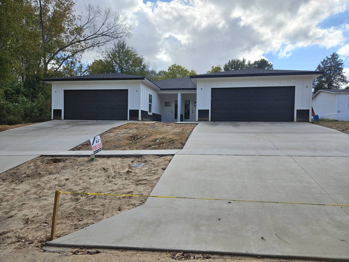 Townhouse for rent at 514 E Chase St, Athens, TX 75751