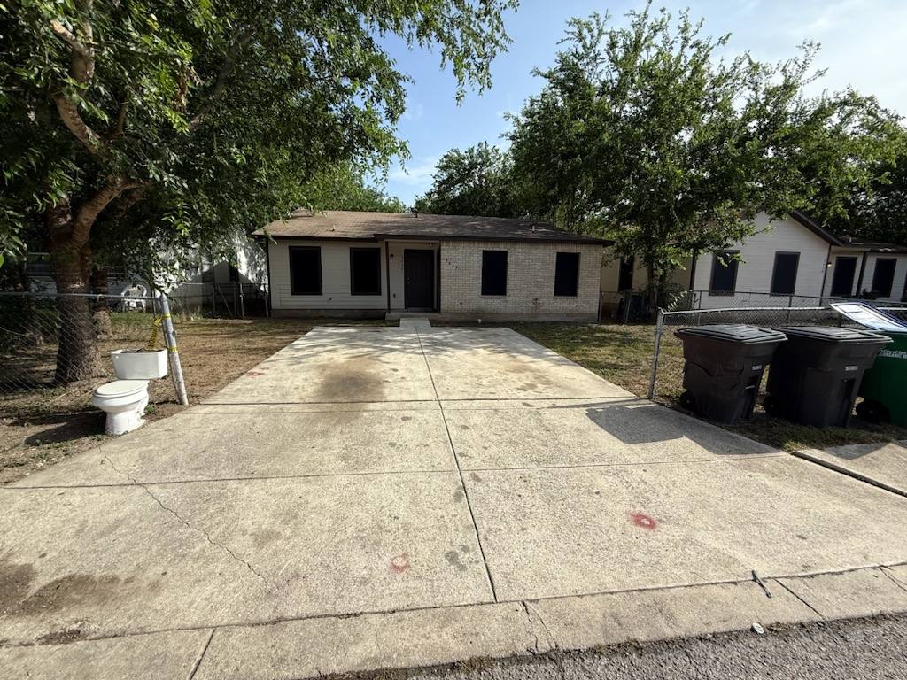 Townhouse for rent at 3435 Gateway Dr, San Antonio, TX 78210