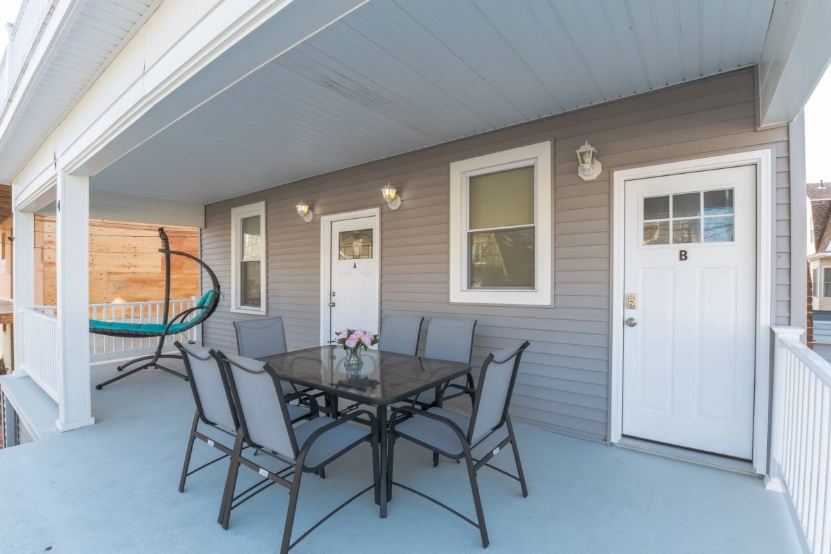 Apartment for rent at 4 N Oakland Ave First Floor, Ventnor City, NJ 08406