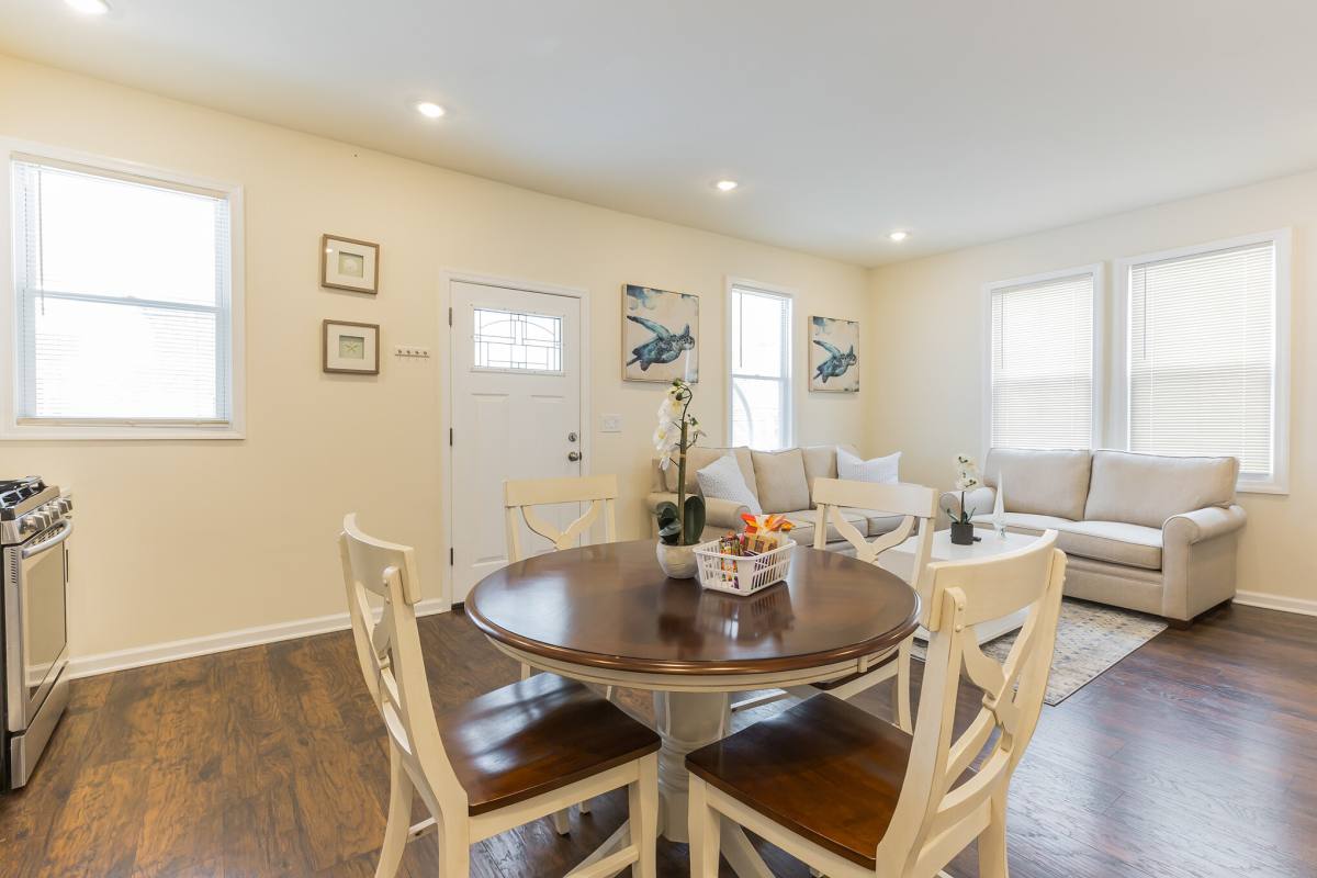 Apartment for rent at 4 N Oakland Ave First Floor, Ventnor City, NJ 08406