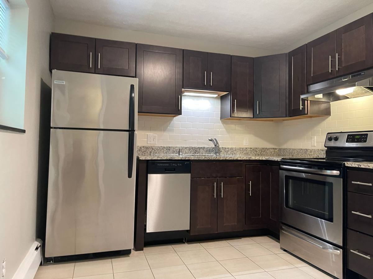 House for rent at 282 Grove St #9, Chestnut Hill, MA 02467