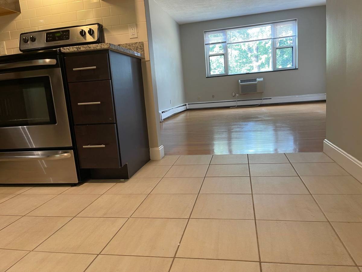 House for rent at 282 Grove St #9, Chestnut Hill, MA 02467