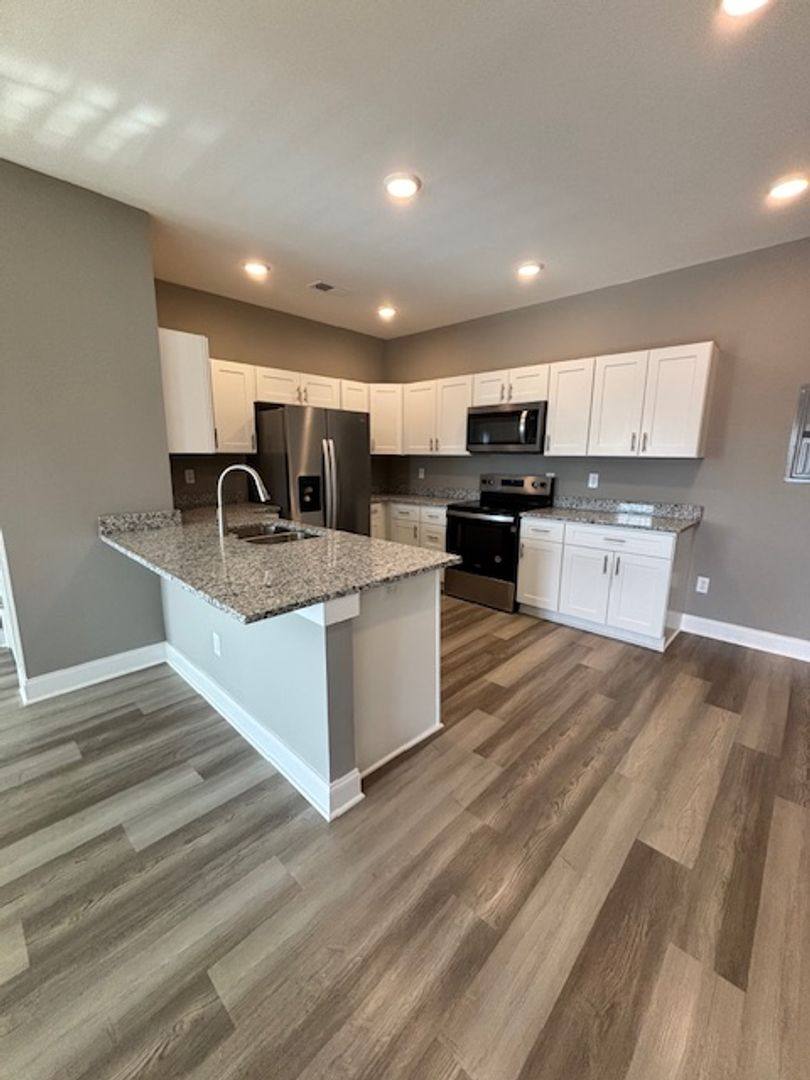 Apartment for rent at 5420 Bakers Spring St, Bowling Green, KY 42101