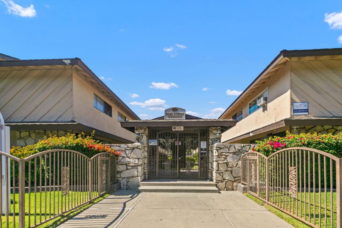 Townhouse for rent at 8041 Page St, Buena Park, CA 90621