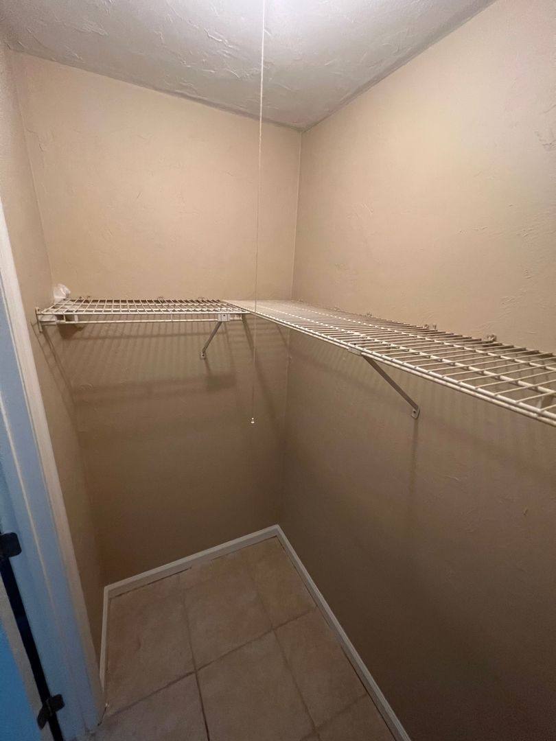 Apartment for rent at 1801 Fairlane Rd, Tallahassee, FL 32303