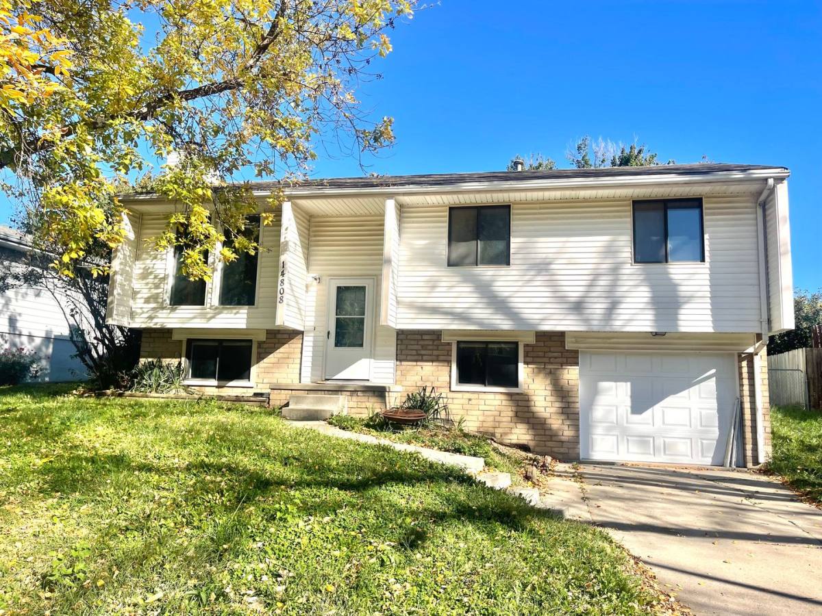 House for rent at 14808 Edna St, Omaha, NE 68138