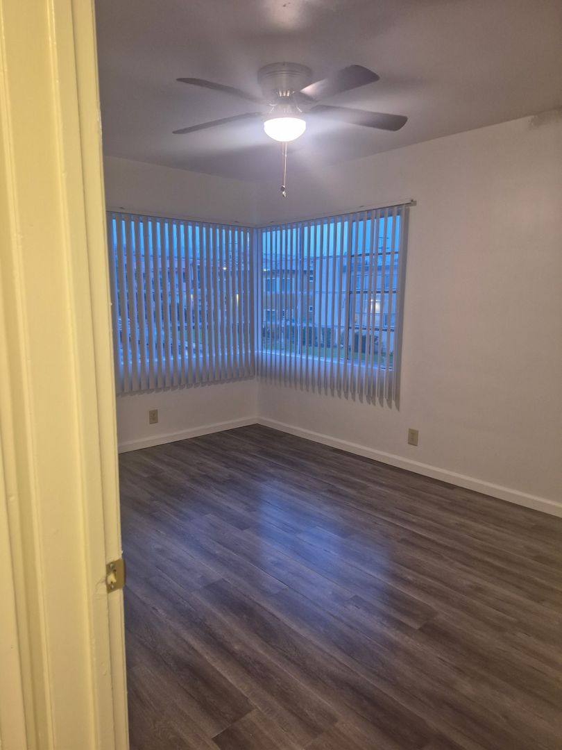 Apartment for rent at 4132-38 Somerset Dr, Los Angeles, CA 90008