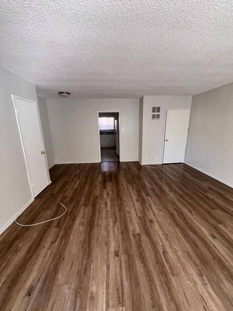 Apartment for rent at 4132-38 Somerset Dr, Los Angeles, CA 90008