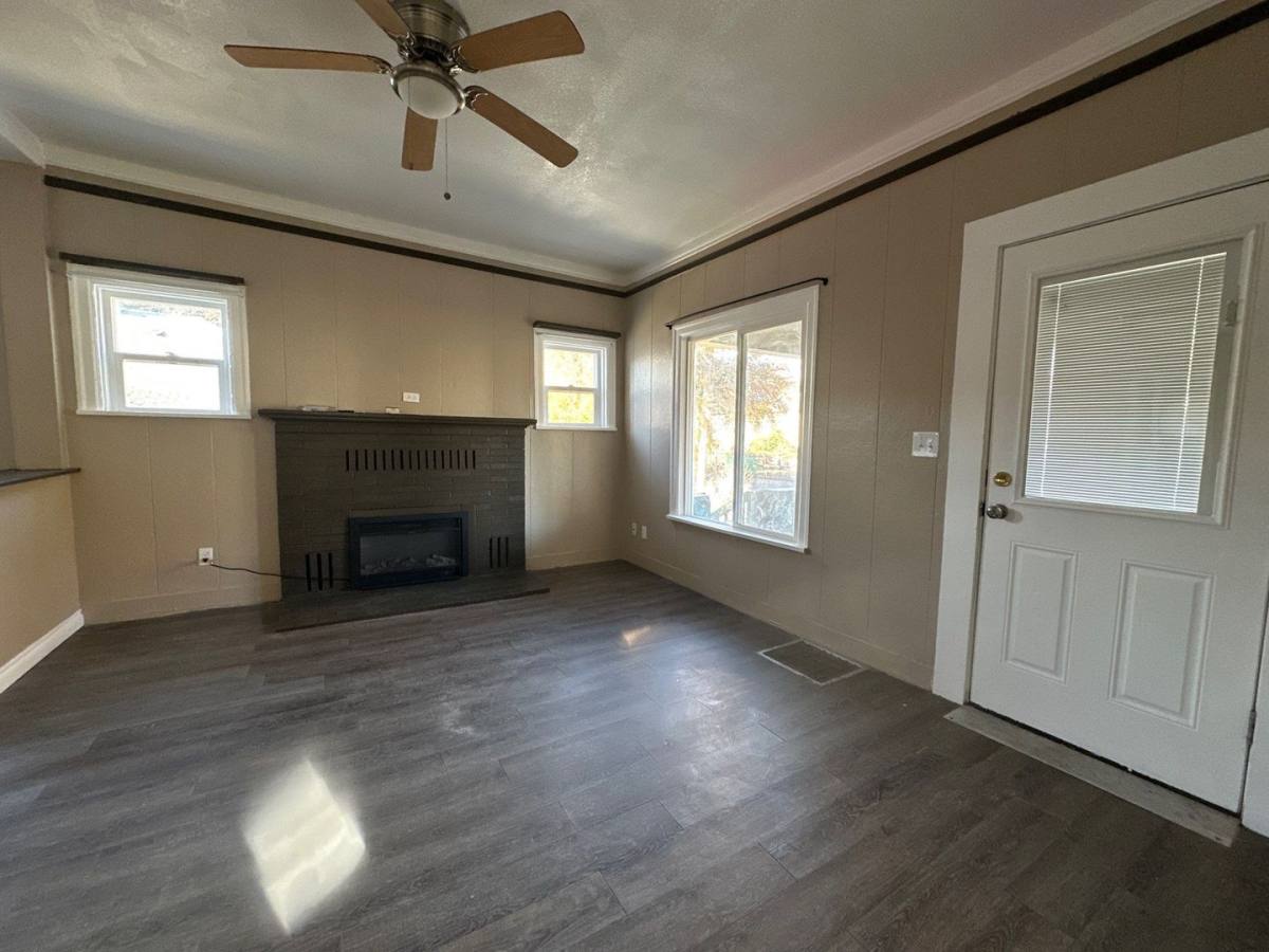 Apartment for rent at 332 N 10th St, Klamath Falls, OR 97601