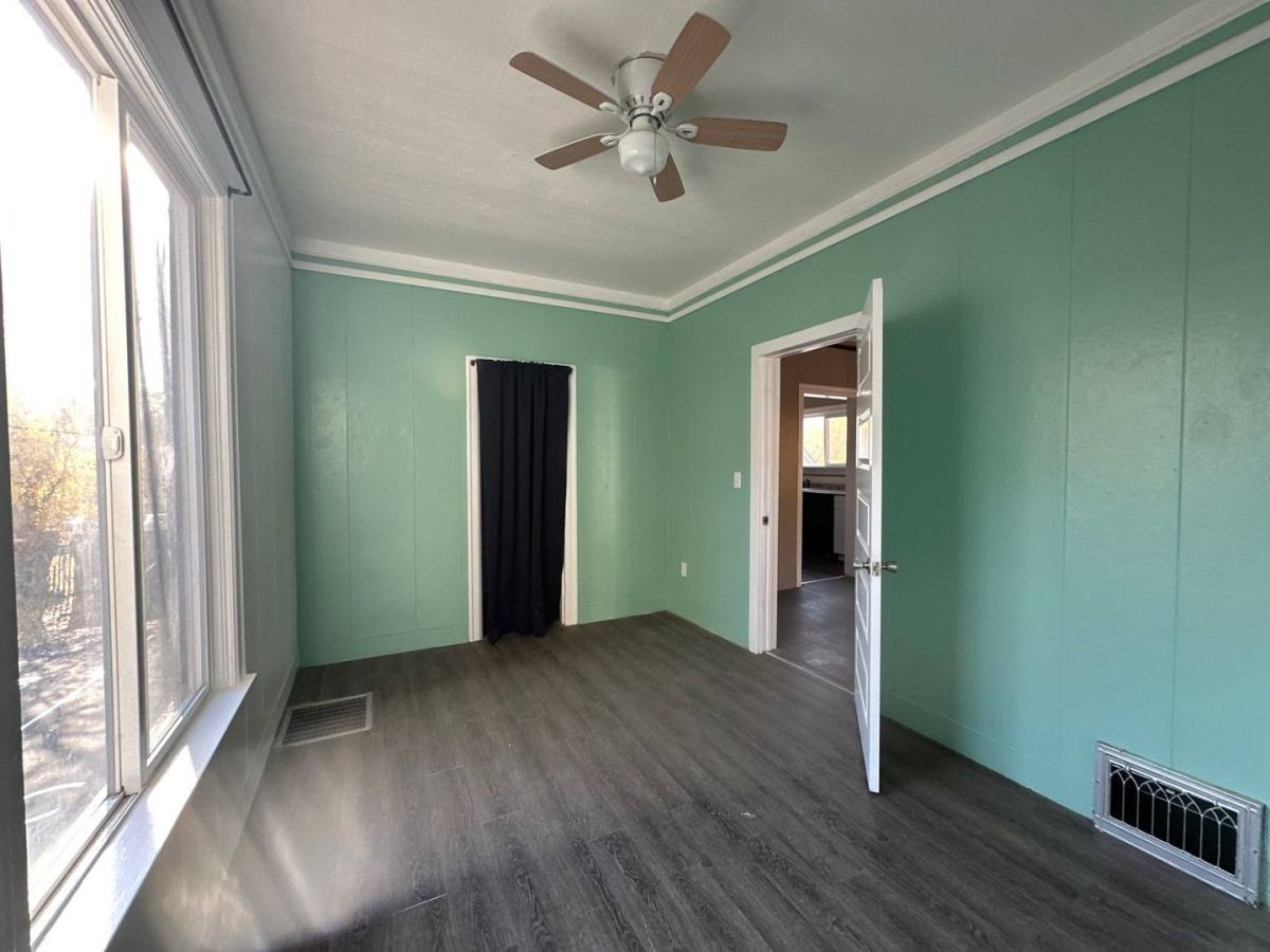Apartment for rent at 332 N 10th St, Klamath Falls, OR 97601