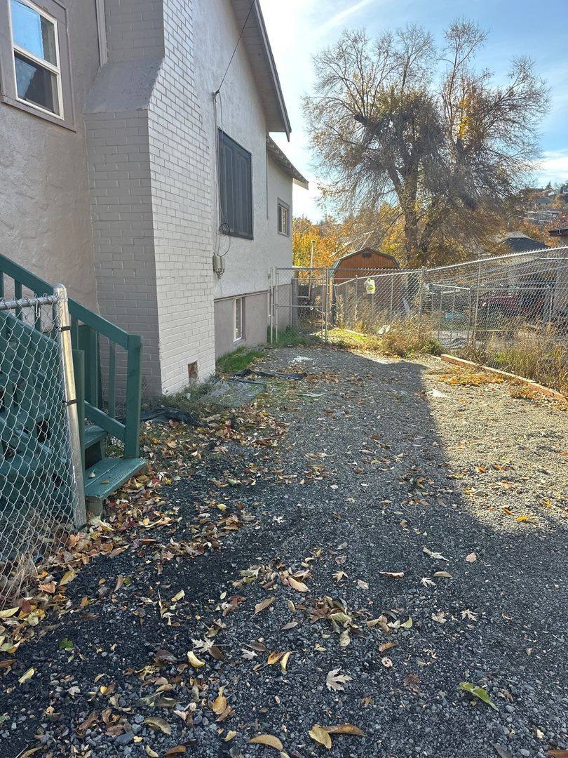 Apartment for rent at 332 N 10th St, Klamath Falls, OR 97601