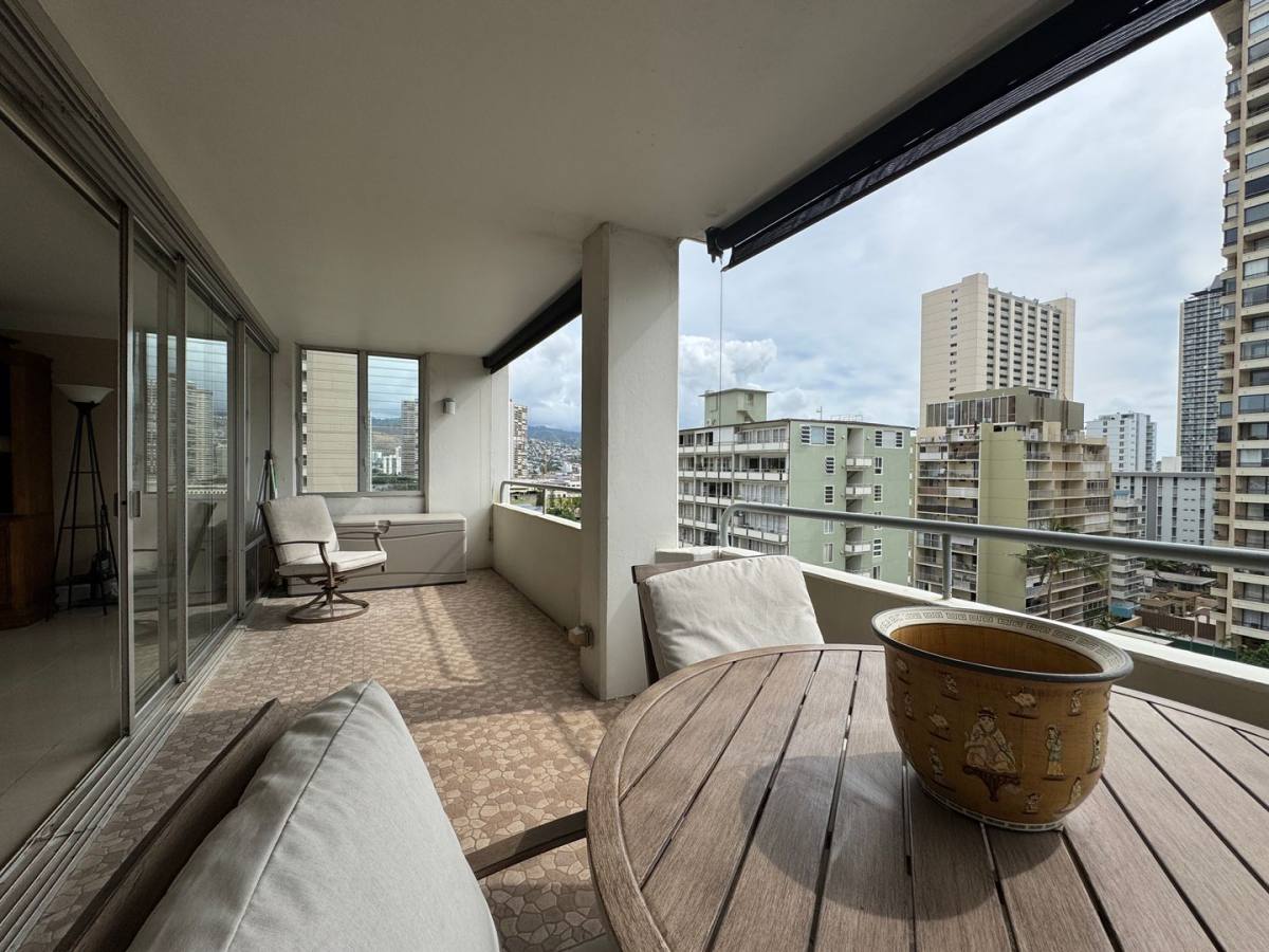 Condo for rent at 430 Kaiolu St, Honolulu, HI 96815