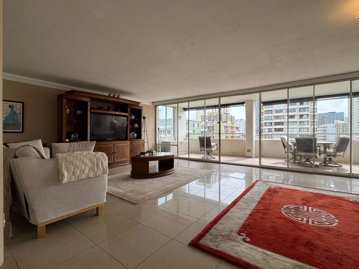 Condo for rent at 430 Kaiolu St, Honolulu, HI 96815