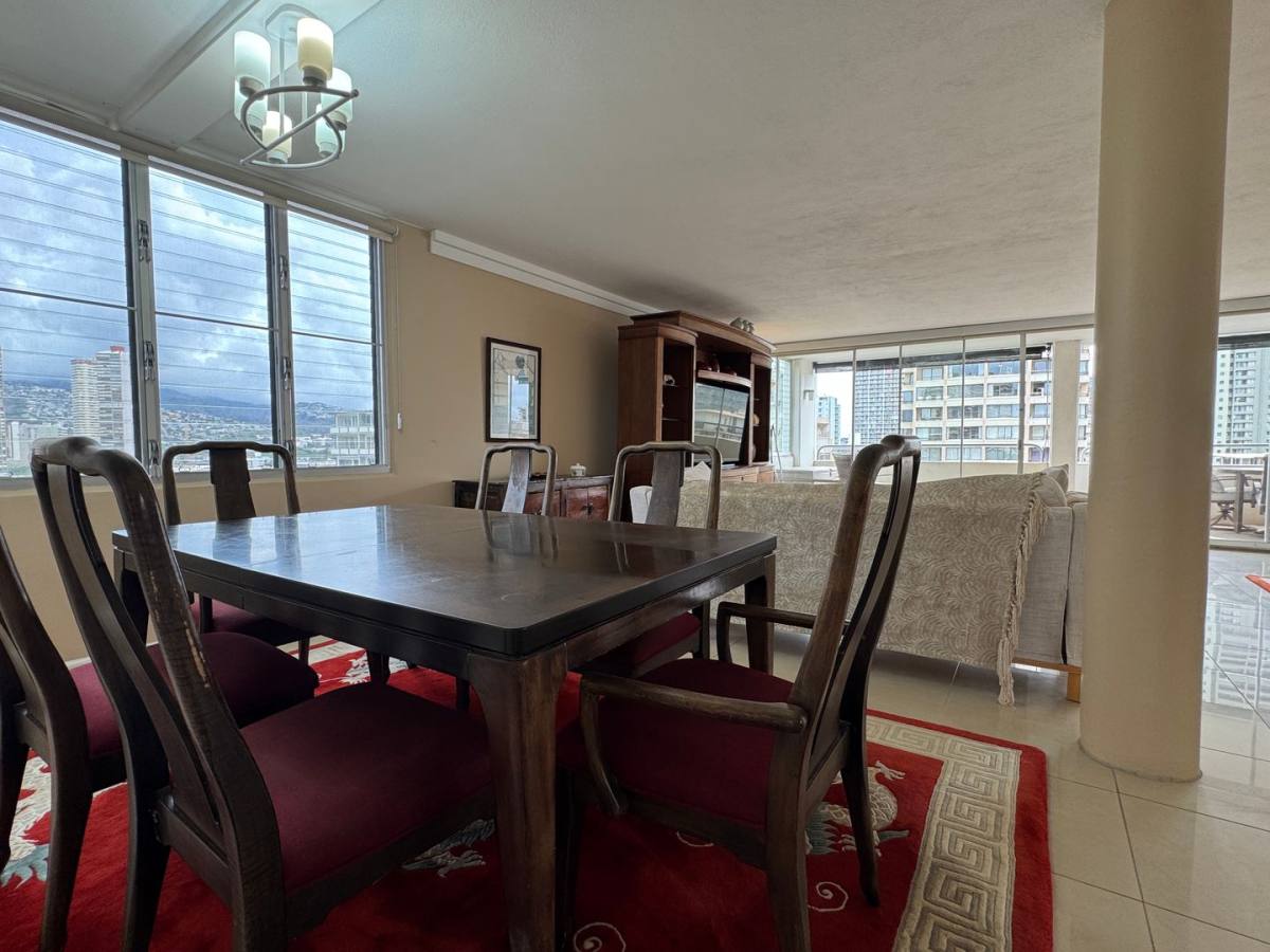 Condo for rent at 430 Kaiolu St, Honolulu, HI 96815