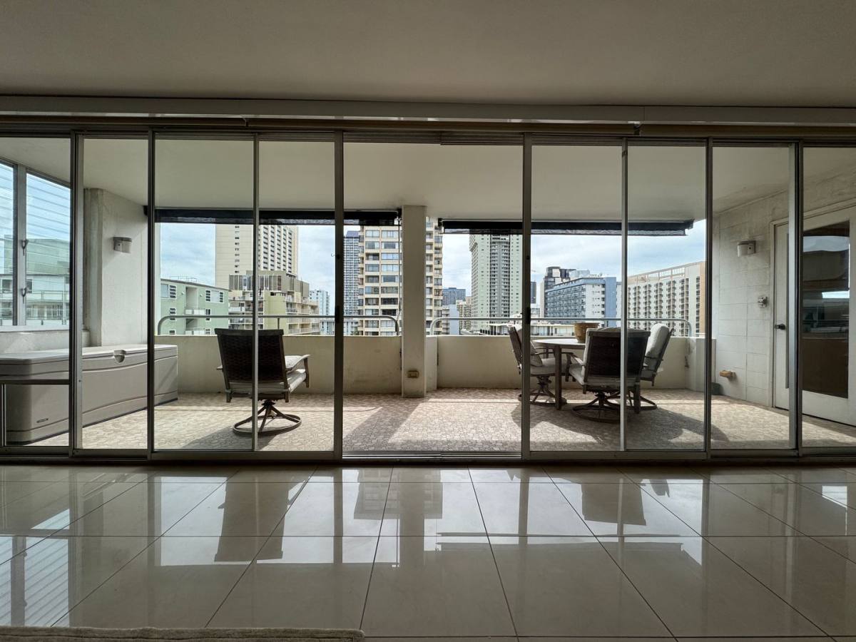 Condo for rent at 430 Kaiolu St, Honolulu, HI 96815
